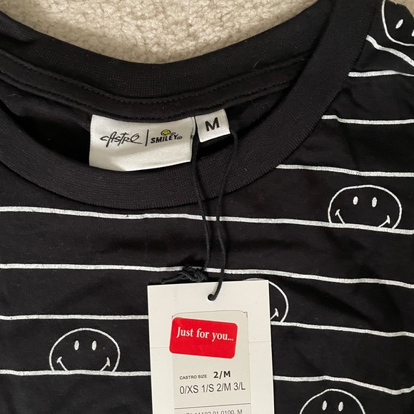 Smiley Crop Top - Picture 2 of 2